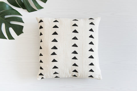 Mudcloth Cushion - Triangles Black: Alternate View #3