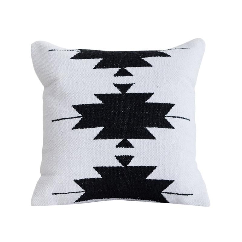 Hoja Negra Cushion